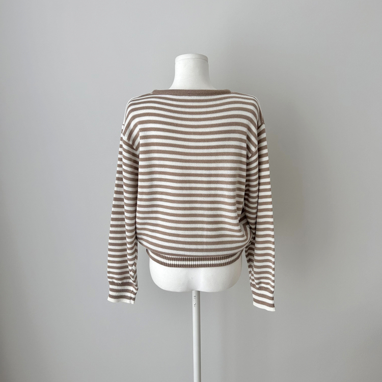 ボーダーVネックニット