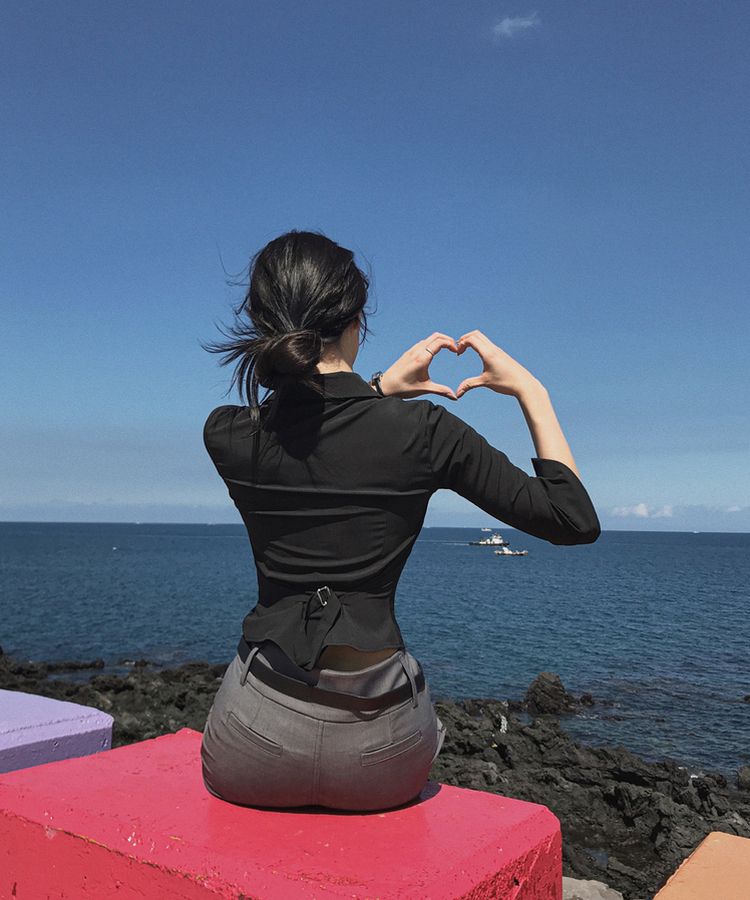 シャーリングライン7分袖シャツ BLACK