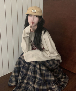 루카 올밴딩 체크패턴 프릴 캉캉 롱 스커트 네이비