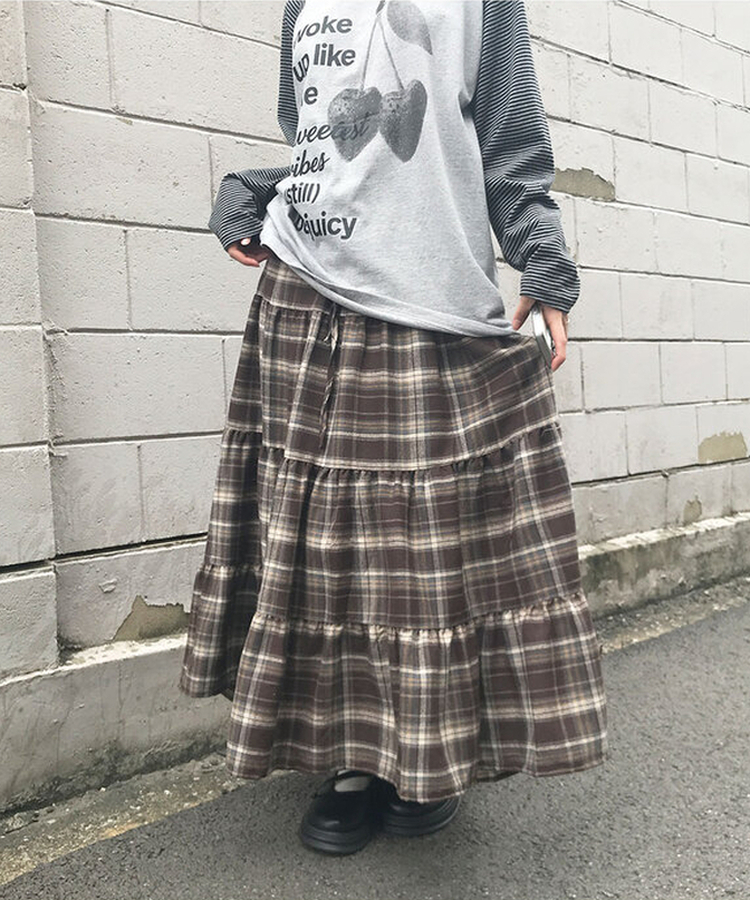 루카 올밴딩 체크패턴 프릴 캉캉 롱 스커트 브라운