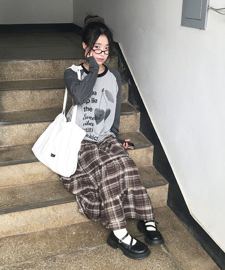 루카 올밴딩 체크패턴 프릴 캉캉 롱 스커트 브라운