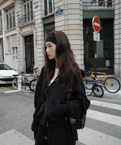 刺繍フードジップアップ BLACK