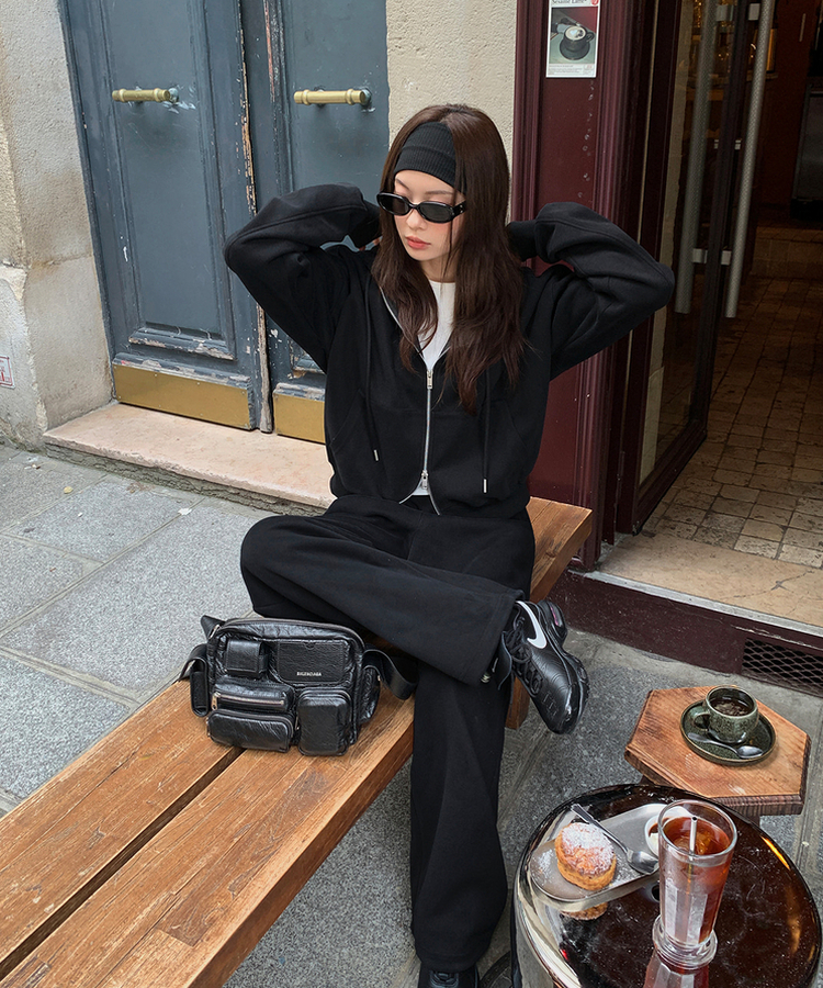 刺繍フードジップアップ BLACK