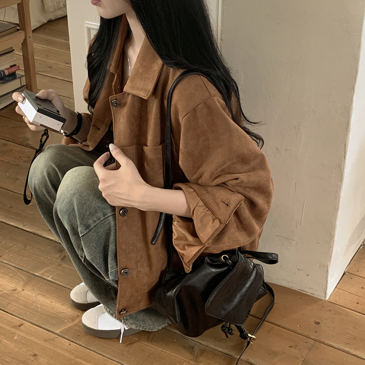 카라 투포켓 스웨이드 레더 숏자켓 연밤