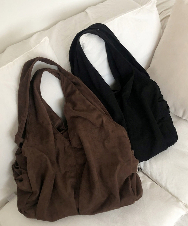 スエードショルダーバッグ