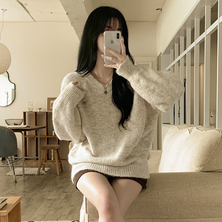 보호본능 펜던트 알파카 울 브이넥 펜던트 와펜 나그랑 여리여리 오버핏 니트 오트밀