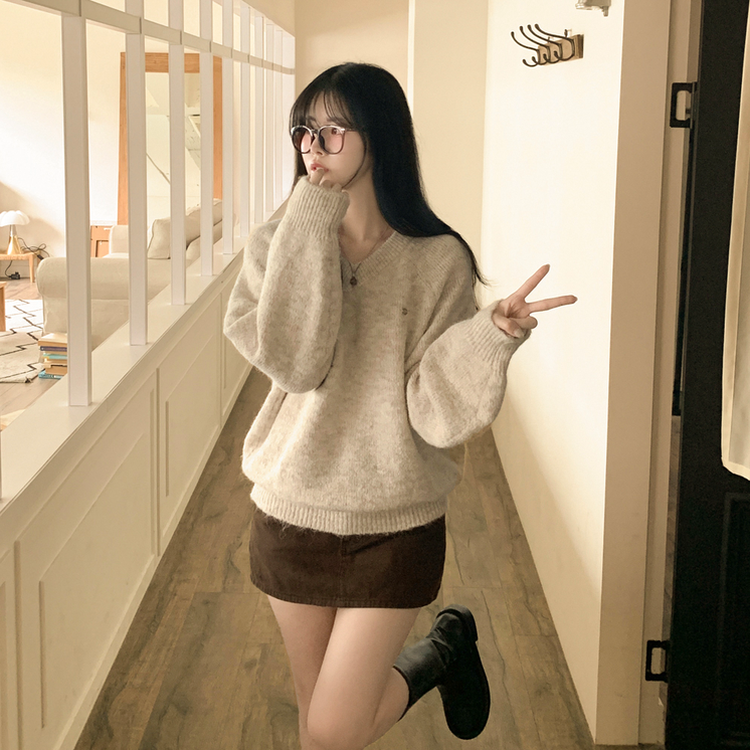 보호본능 펜던트 알파카 울 브이넥 펜던트 와펜 나그랑 여리여리 오버핏 니트 오트밀