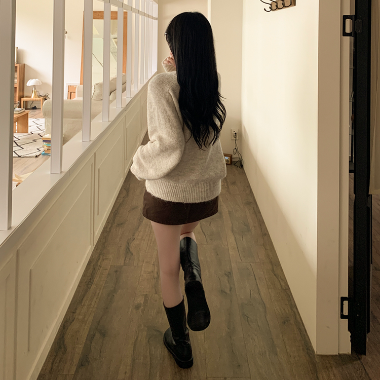 보호본능 펜던트 알파카 울 브이넥 펜던트 와펜 나그랑 여리여리 오버핏 니트 오트밀