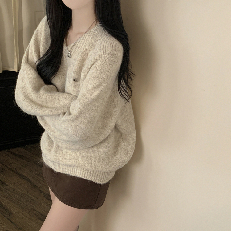 보호본능 펜던트 알파카 울 브이넥 펜던트 와펜 나그랑 여리여리 오버핏 니트 오트밀