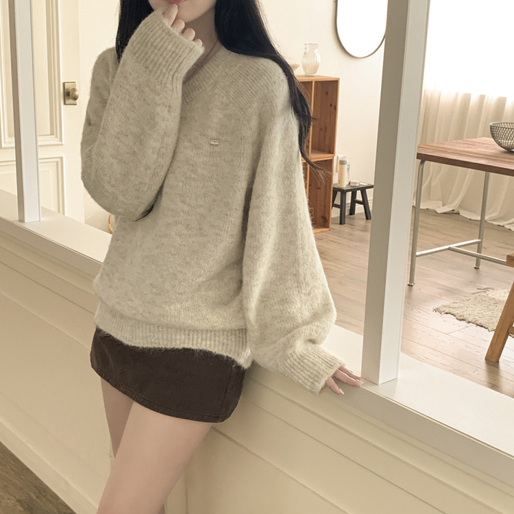 보호본능 펜던트 알파카 울 브이넥 펜던트 와펜 나그랑 여리여리 오버핏 니트 오트밀