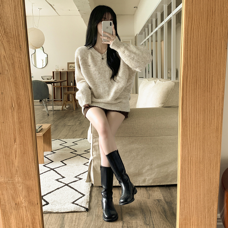 보호본능 펜던트 알파카 울 브이넥 펜던트 와펜 나그랑 여리여리 오버핏 니트 오트밀