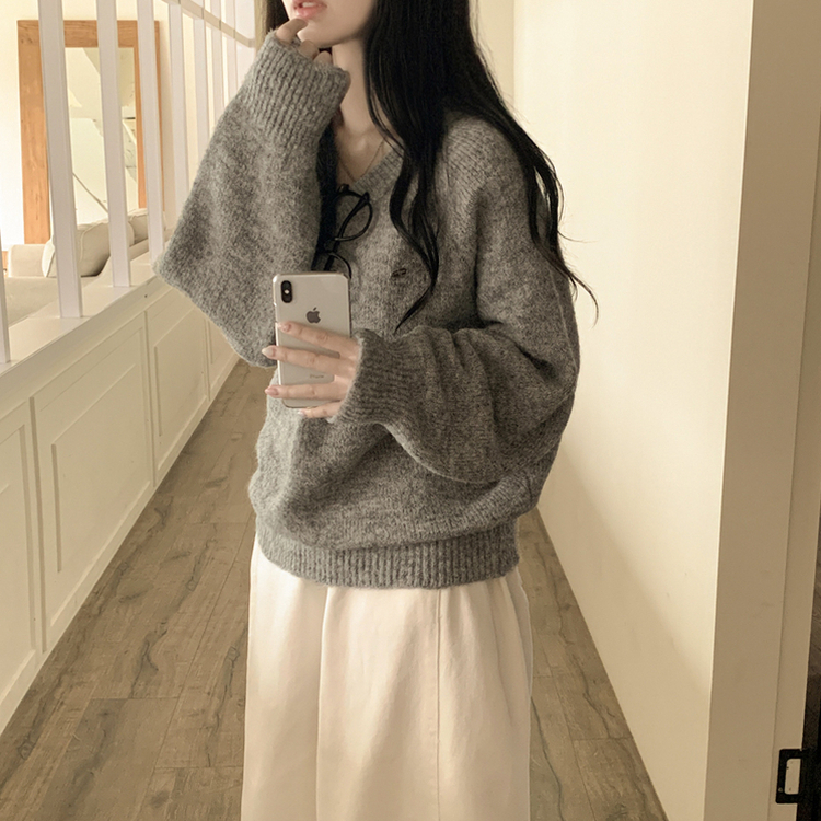 보호본능 펜던트 알파카 울 브이넥 펜던트 와펜 나그랑 여리여리 오버핏 니트 그레이