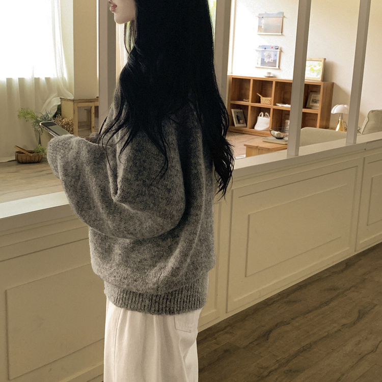 보호본능 펜던트 알파카 울 브이넥 펜던트 와펜 나그랑 여리여리 오버핏 니트 그레이
