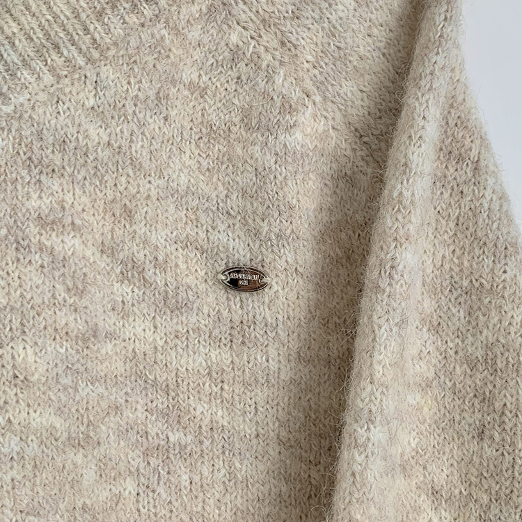 보호본능 펜던트 알파카 울 브이넥 펜던트 와펜 나그랑 여리여리 오버핏 니트