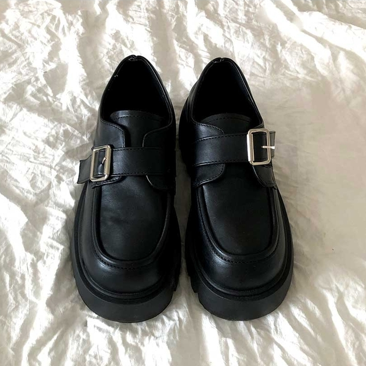 プラットフォーム厚底ローファー