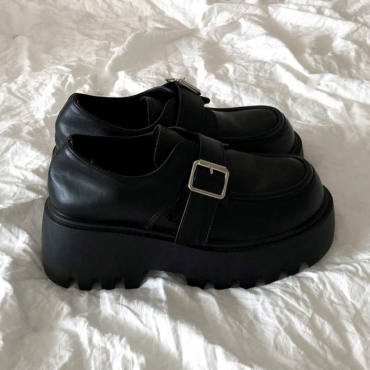 プラットフォーム厚底ローファー