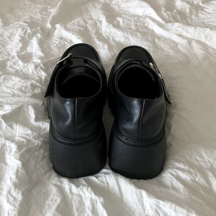 プラットフォーム厚底ローファー