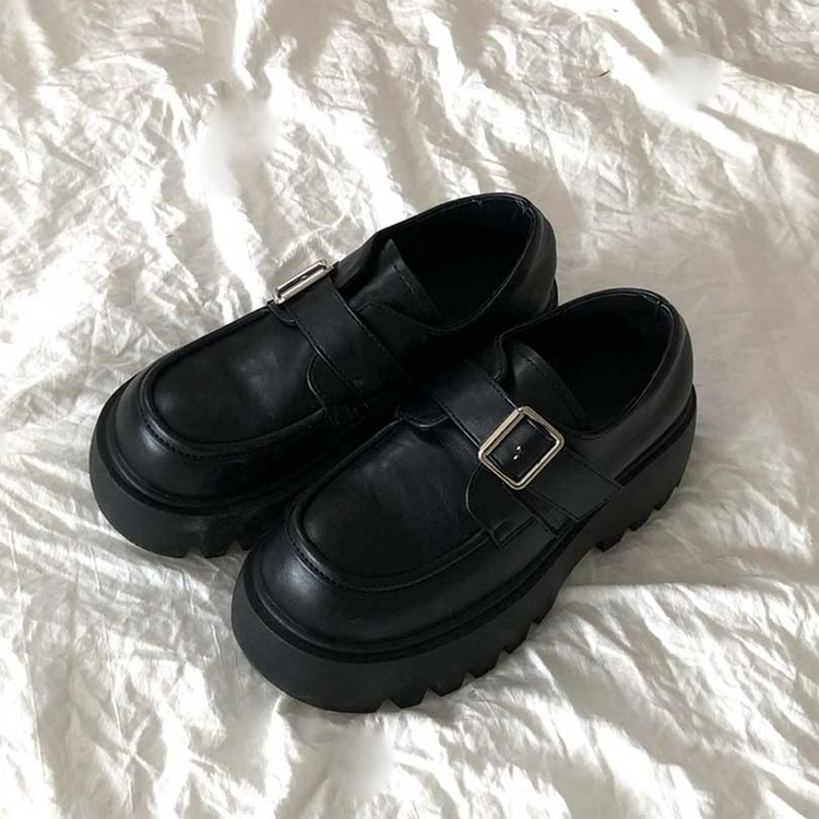 プラットフォーム厚底ローファー