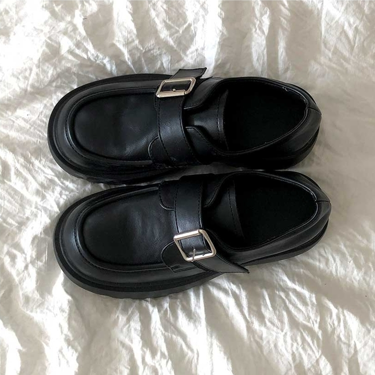 プラットフォーム厚底ローファー