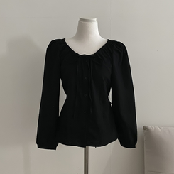 リボンシャーリングブラウス