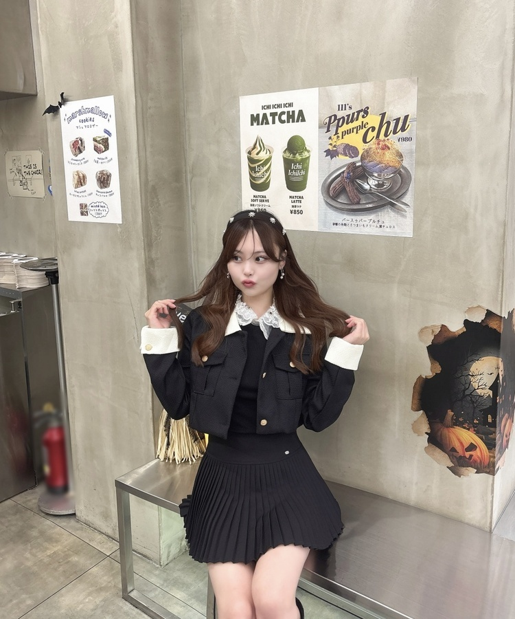 팬던트 플리츠 미니 스커트