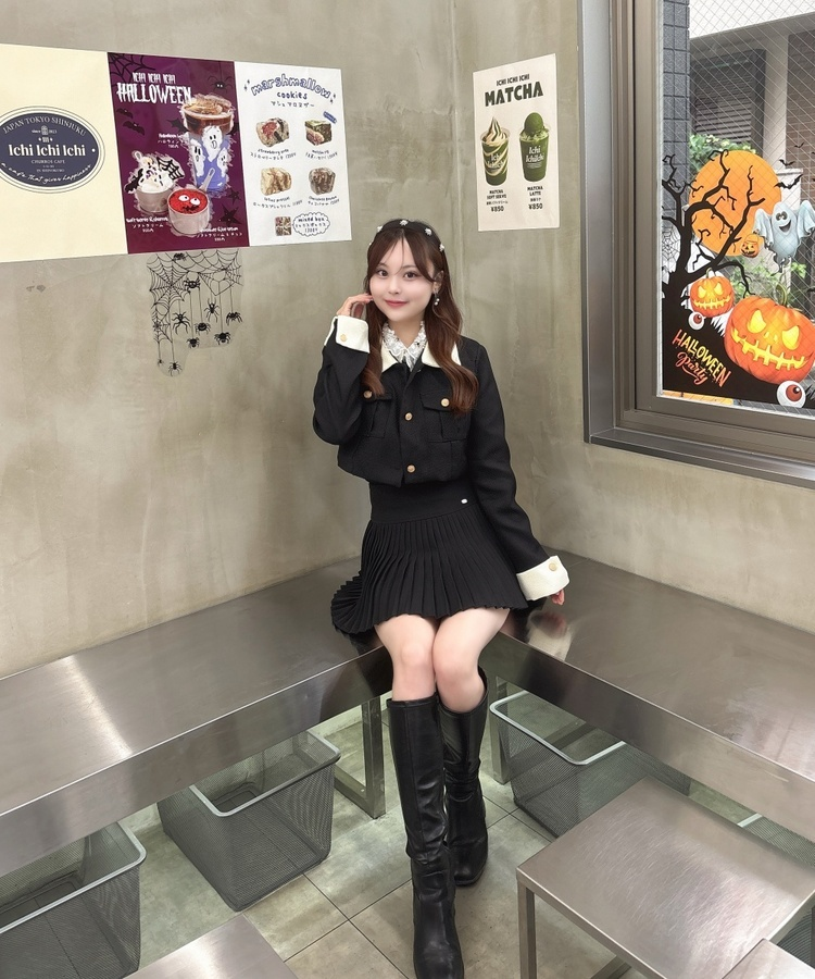 팬던트 플리츠 미니 스커트