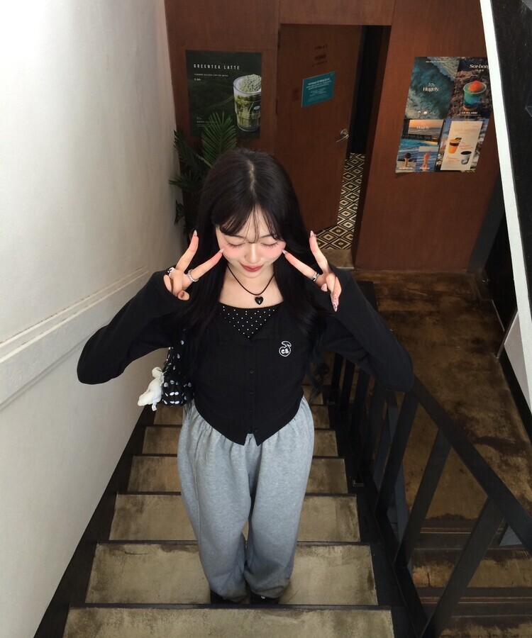 【7次再オーダー❤️MADE】ドットレイヤード風ワッペンカーディガン BLACK