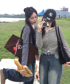 【1次完売❤️限定販売】ストライプレイヤード風ワッペンカーディガン GRAY