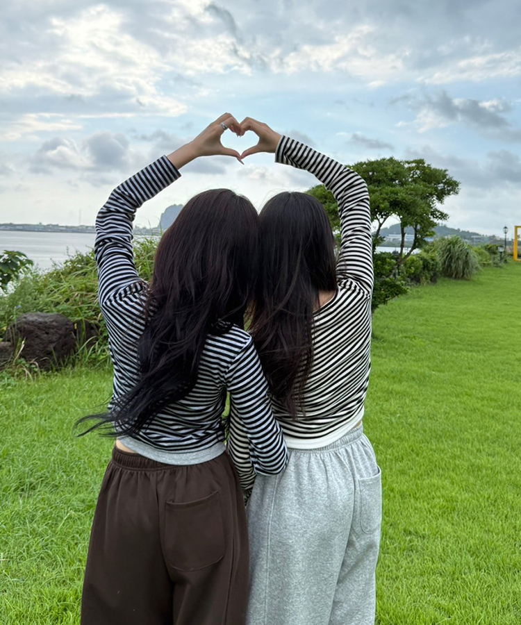 【1次完売❤️限定販売】ストライプレイヤード風ワッペンカーディガン IVORY