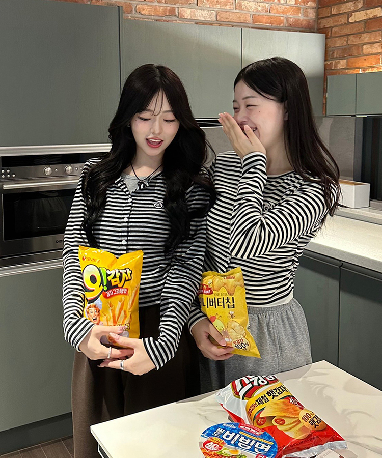 【1次完売❤️限定販売】ストライプレイヤード風ワッペンカーディガン IVORY