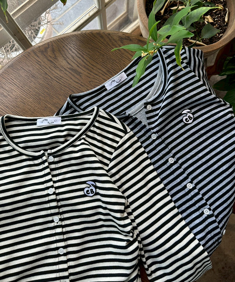 【1次完売❤️限定販売】ストライプレイヤード風ワッペンカーディガン IVORY