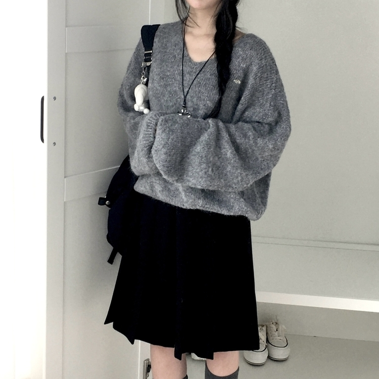 포근 브이넥 아방 벌룬소매 보카시 니트 가을 겨울 데일리 그레이