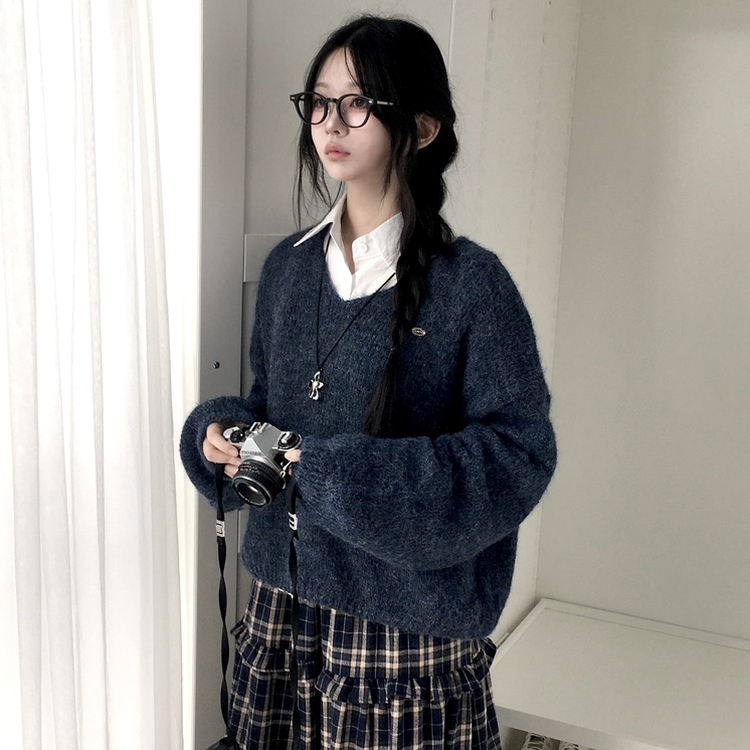 포근 브이넥 아방 벌룬소매 보카시 니트 가을 겨울 데일리 네이비