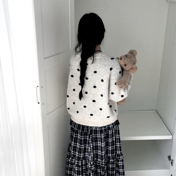 빈티지 오버핏 도트 우드버튼 라운드넥 니트 가디건