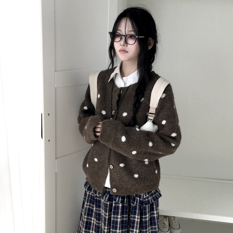 빈티지 오버핏 도트 우드버튼 라운드넥 니트 가디건