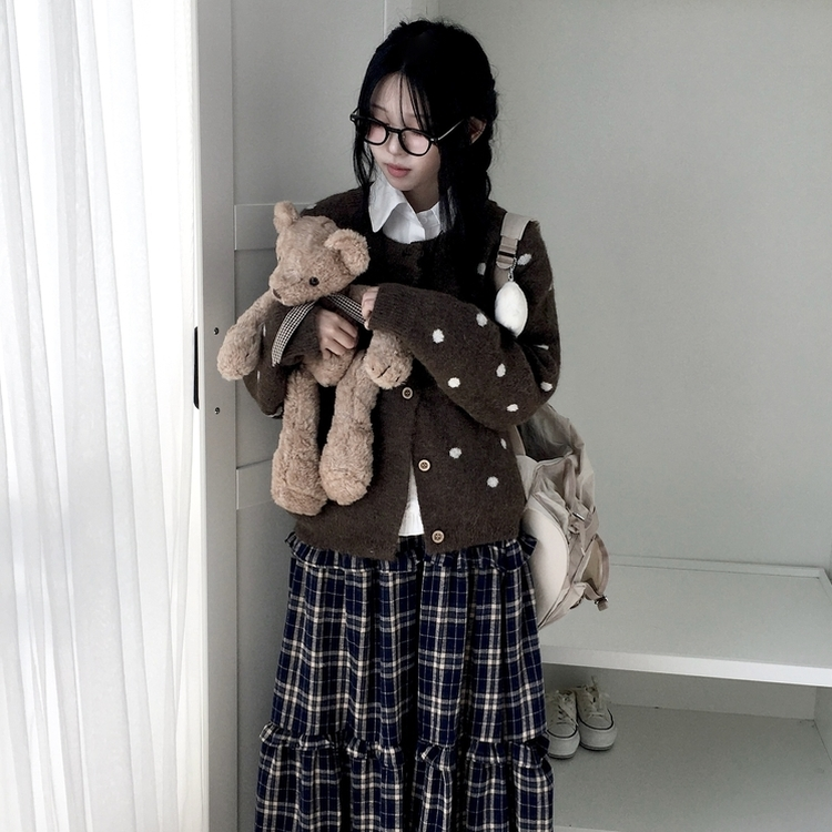 빈티지 오버핏 도트 우드버튼 라운드넥 니트 가디건