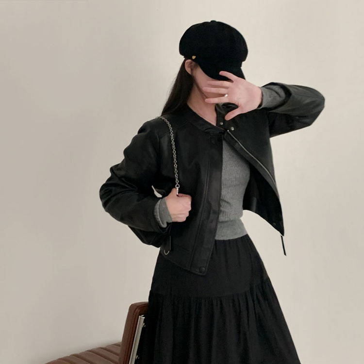 아무튼 가을스탠다드핏 바이커 크롭 레더 자켓