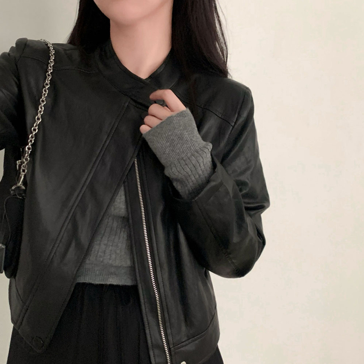 아무튼 가을스탠다드핏 바이커 크롭 레더 자켓