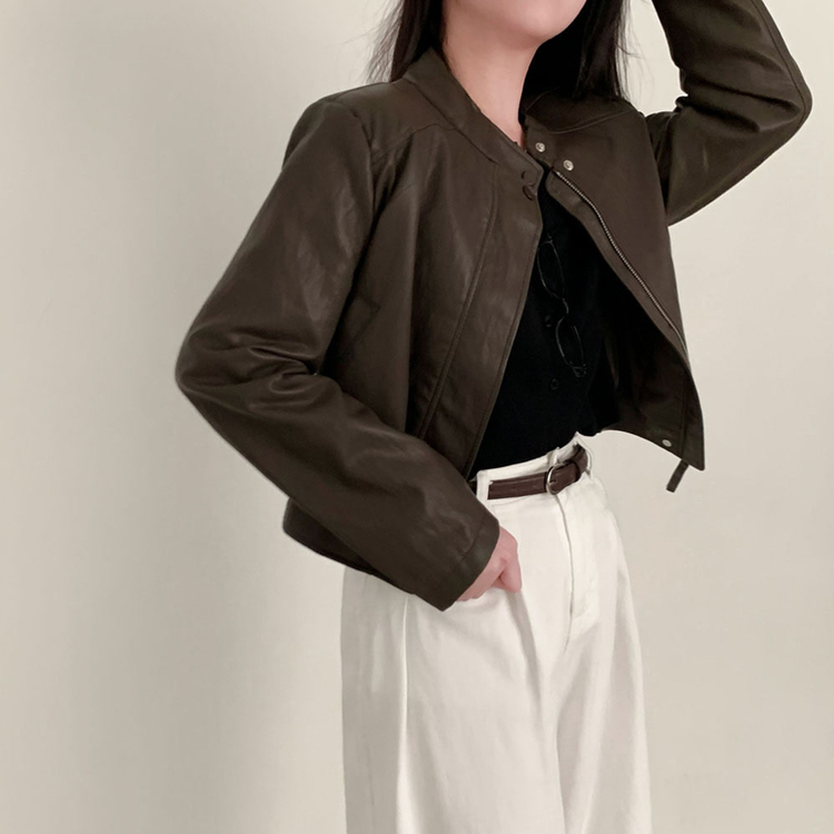 아무튼 가을스탠다드핏 바이커 크롭 레더 자켓