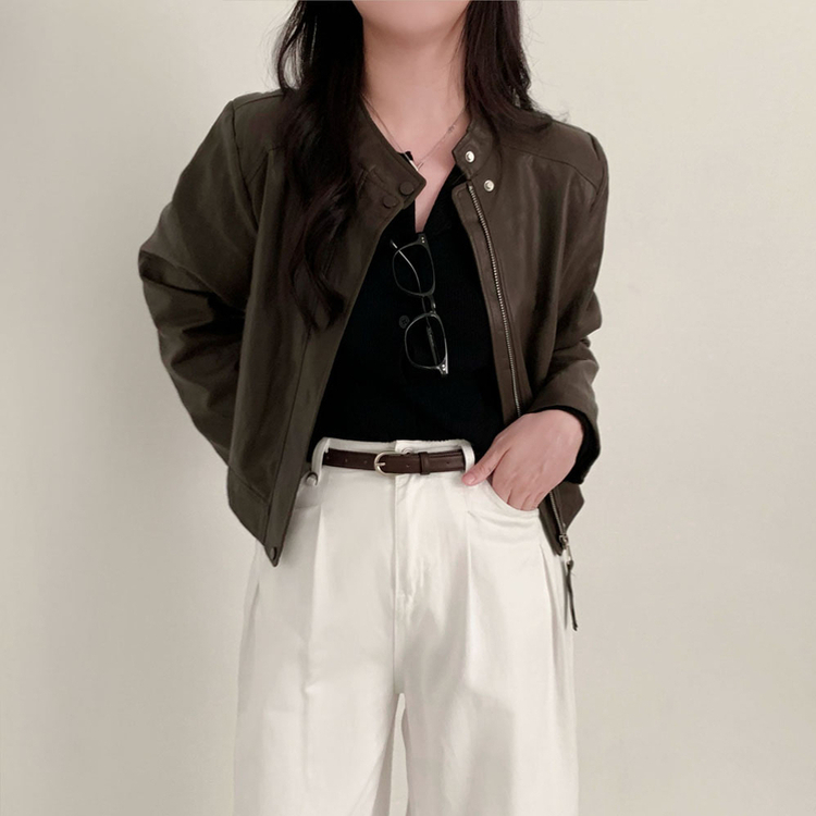 아무튼 가을스탠다드핏 바이커 크롭 레더 자켓