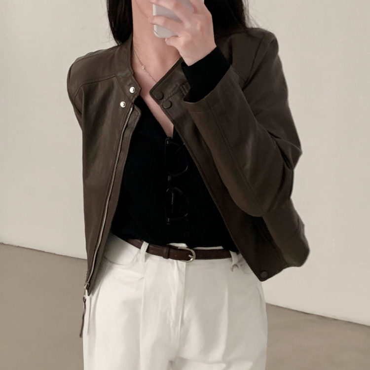 아무튼 가을스탠다드핏 바이커 크롭 레더 자켓