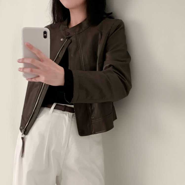 아무튼 가을스탠다드핏 바이커 크롭 레더 자켓