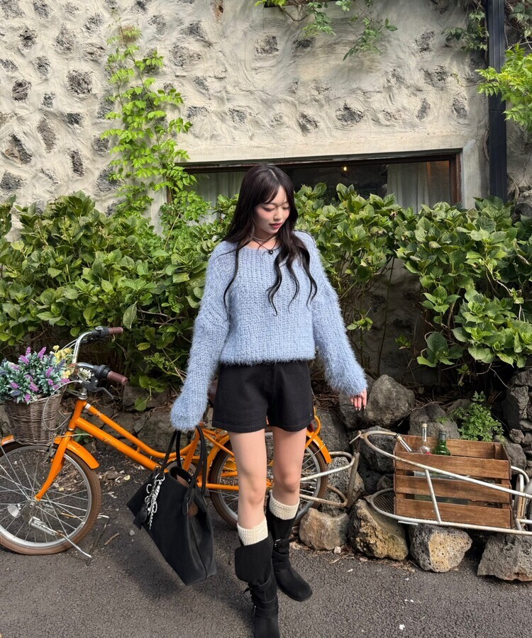 스웨이드 스퀘어 백 블랙