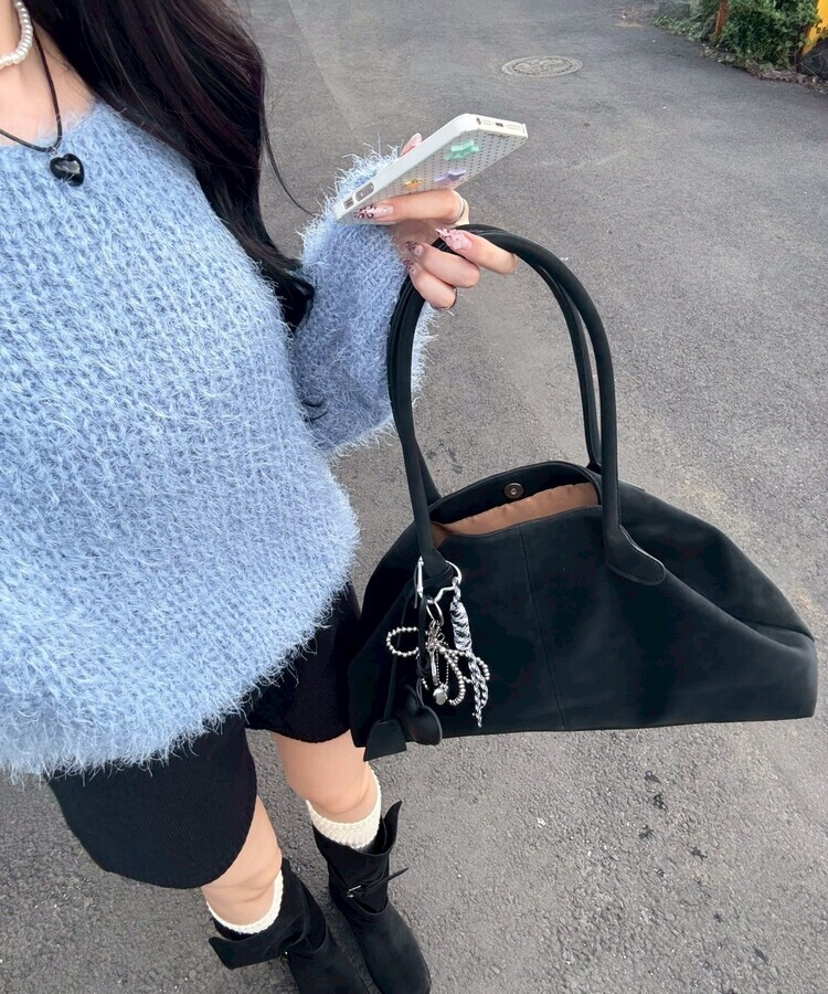 스웨이드 스퀘어 백 블랙