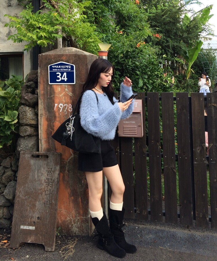 스웨이드 스퀘어 백 블랙