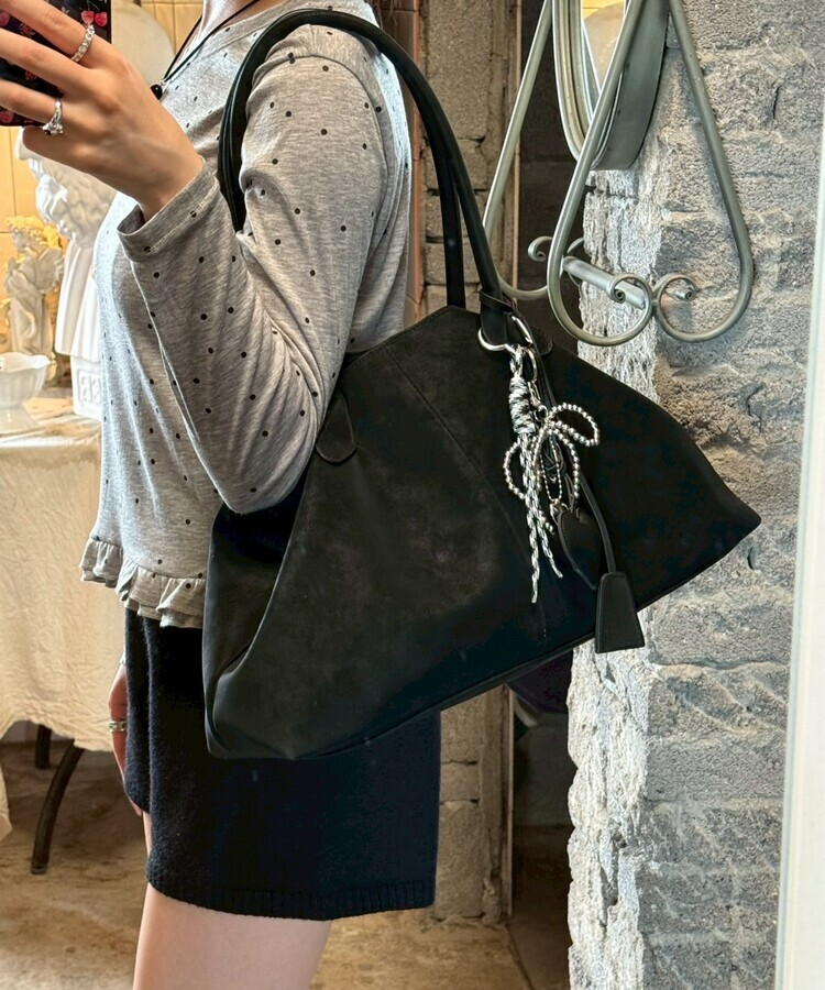 스웨이드 스퀘어 백 블랙