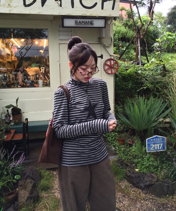 스웨이드 스퀘어 백 브라운