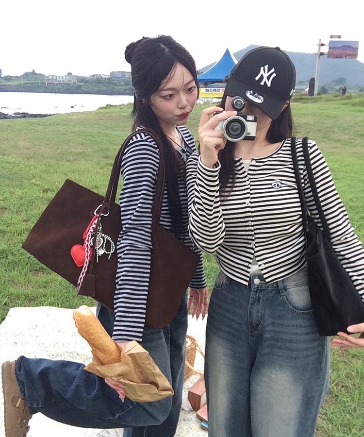 스웨이드 스퀘어 백 브라운