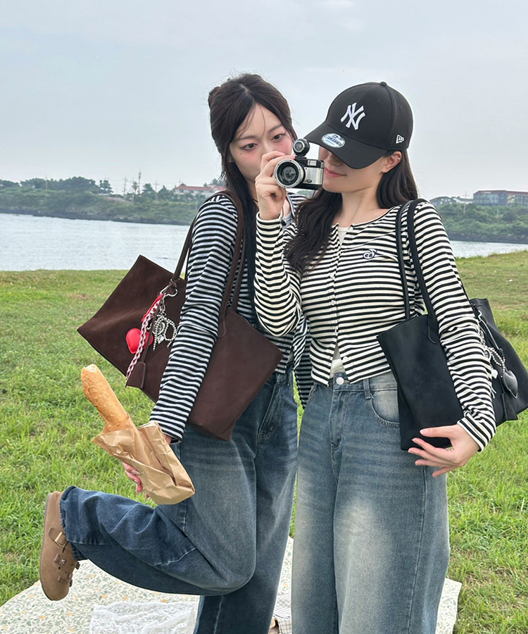 스웨이드 스퀘어 백 브라운