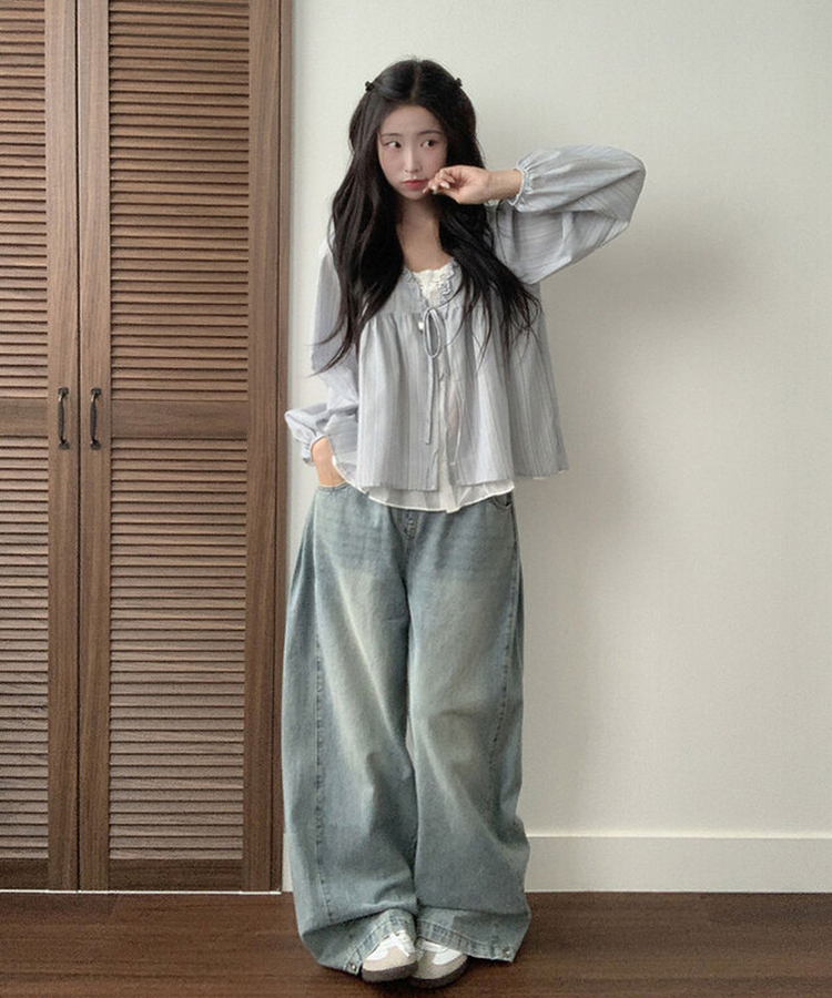 코이 세로 스트라이프 패턴 프릴 레이어드 일체형 긴팔 퍼프소매 블라우스 소라